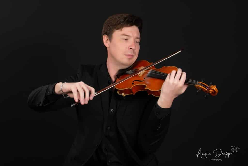 angie drappo portraits musician violin color 02